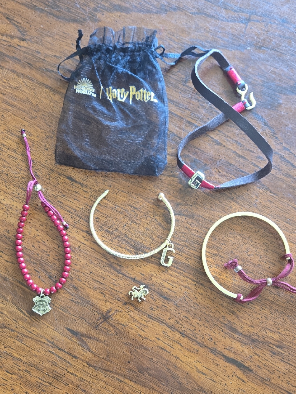Warner Bros. Harry Potter Bracelet Set - Red and Gold